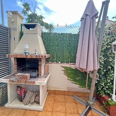 Casa En Vilafortuny Con Barbacoa Piscina Comunitaria Cambrils Exterior foto