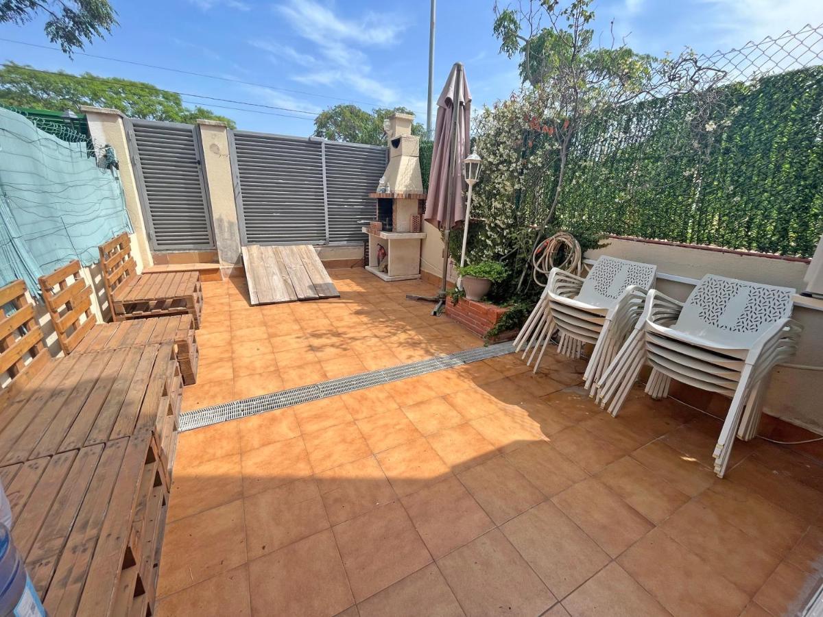 Casa En Vilafortuny Con Barbacoa Piscina Comunitaria Cambrils Exterior foto